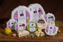 St. Leonhardter Biokäserei Camembert Mit Pfeffer, Ca. 180 Gr , Mind. 48% -Deutschland Essen Verkäufe 2024 Sortiment